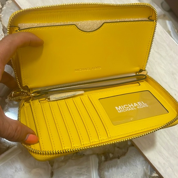 Michael Kor jet set travel phone holder wallet - Picture 5 of 6